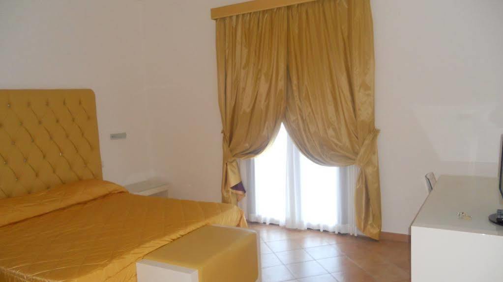 Hotel Caluna Charme San Giovanni a Piro Zewnętrze zdjęcie